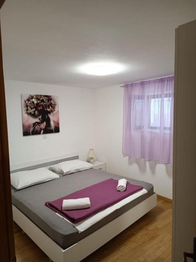 Apartment Dujas Spalato Esterno foto