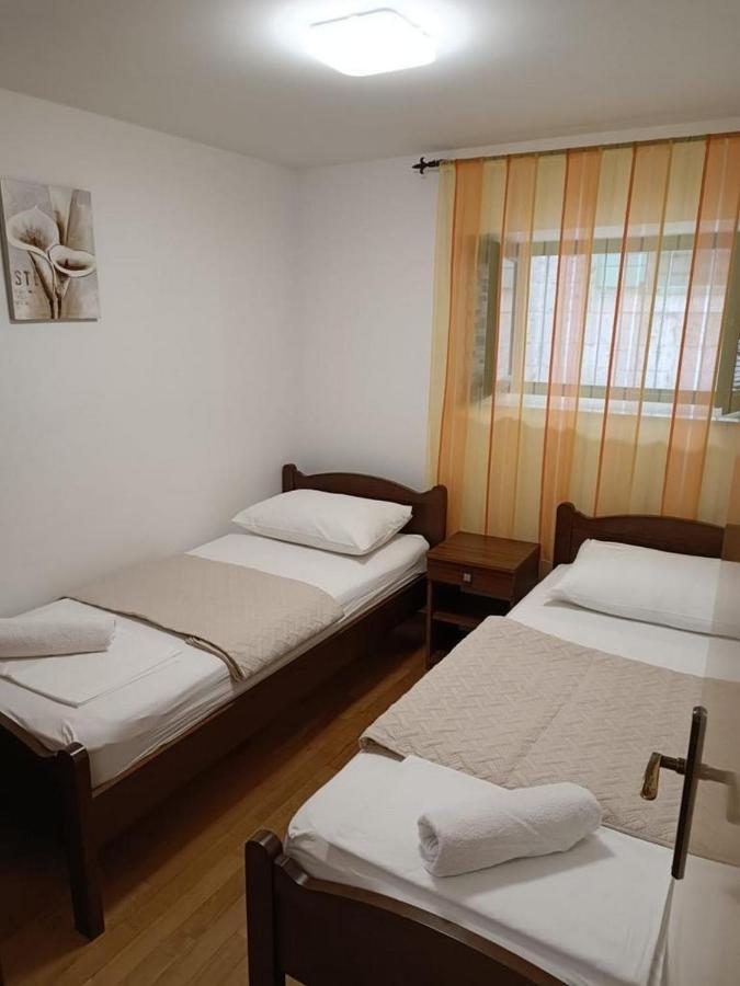 Apartment Dujas Spalato Esterno foto